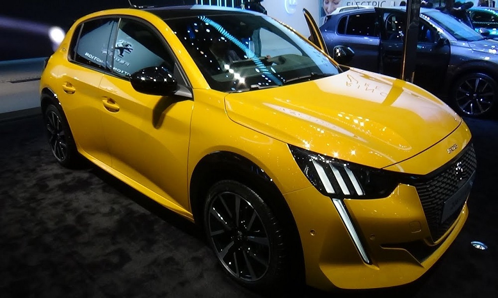 Peugeot 208 سيارة العام 2020