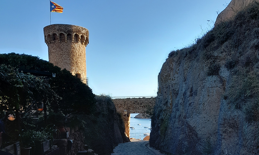 توسا دي مار الإسبانية: "القرية الكنز" على الساحل الكتالوني