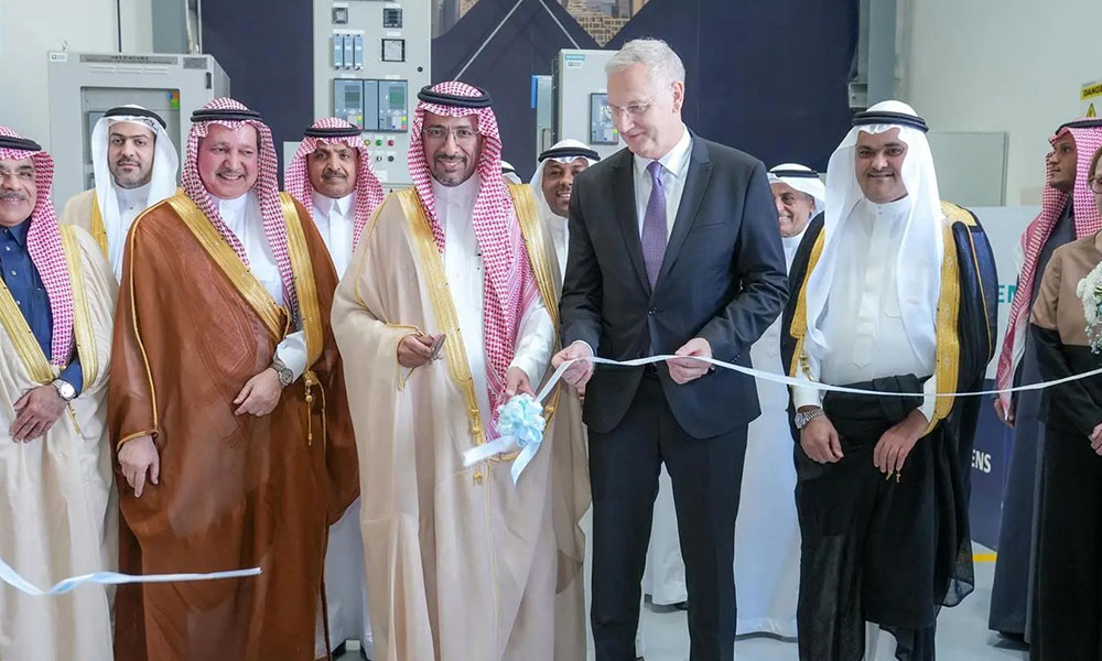 وزير الصناعة السعودي يفتتح مصنع "سيمنس" للمعدات الكهربائية في واحة مدن جدة
