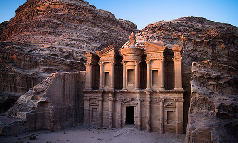 السياحة الأردنية تتعافى بالكامل من تداعيات الوباء وتتجاوز أرقام الـ2019