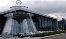 صندوق الثروة السيادي الكويتي يسعى لبيع ربع حصته في Mercedes-Benz