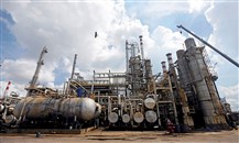 سلطنة عمان تخفّض إنتاج النفط 200 ألف برميل يومياً