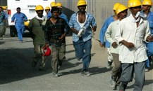 حكومة أبوظبي تفرض قيوداً على سفر العمال بسبب كورونا