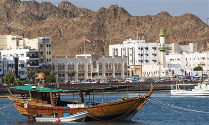 سلطنة عمان: الضغوط المالية تسابق الإصلاحات الاقتصادية
