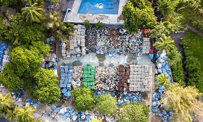 "ملتيبلاي" الإماراتية تساهم في إزالة أكثر من 100 ألف رطل من النفايات البلاسيتيكية من المحيطات