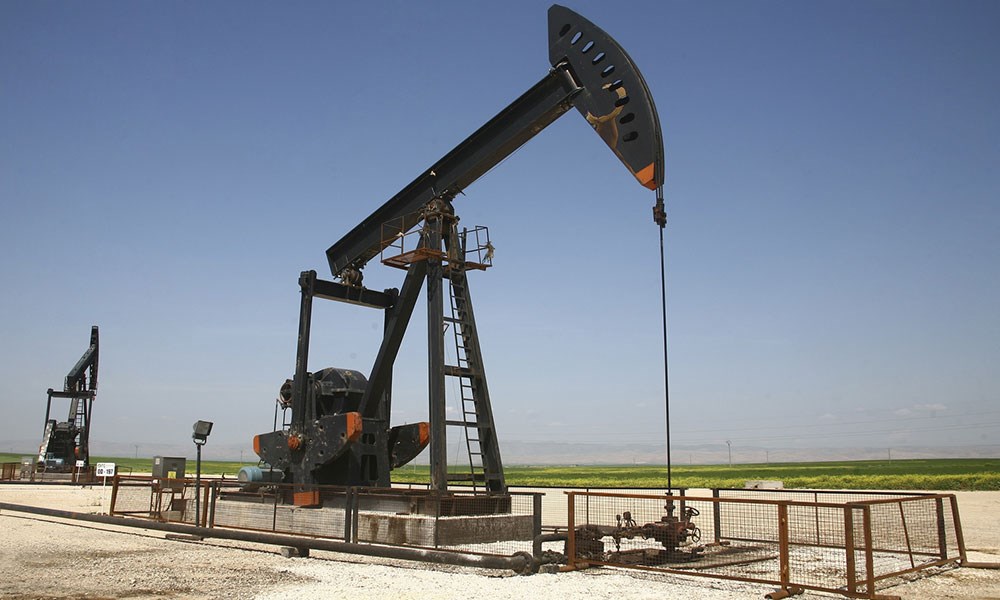 "ستاندرد آند بورز": إجراءات العزل العام ستخفض الطلب على النفط
