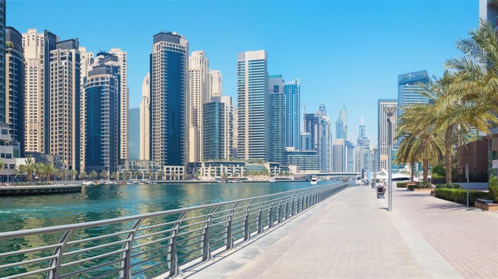 المركزي الإماراتي يرفع سقوف القروض العقارية 5 في المئة