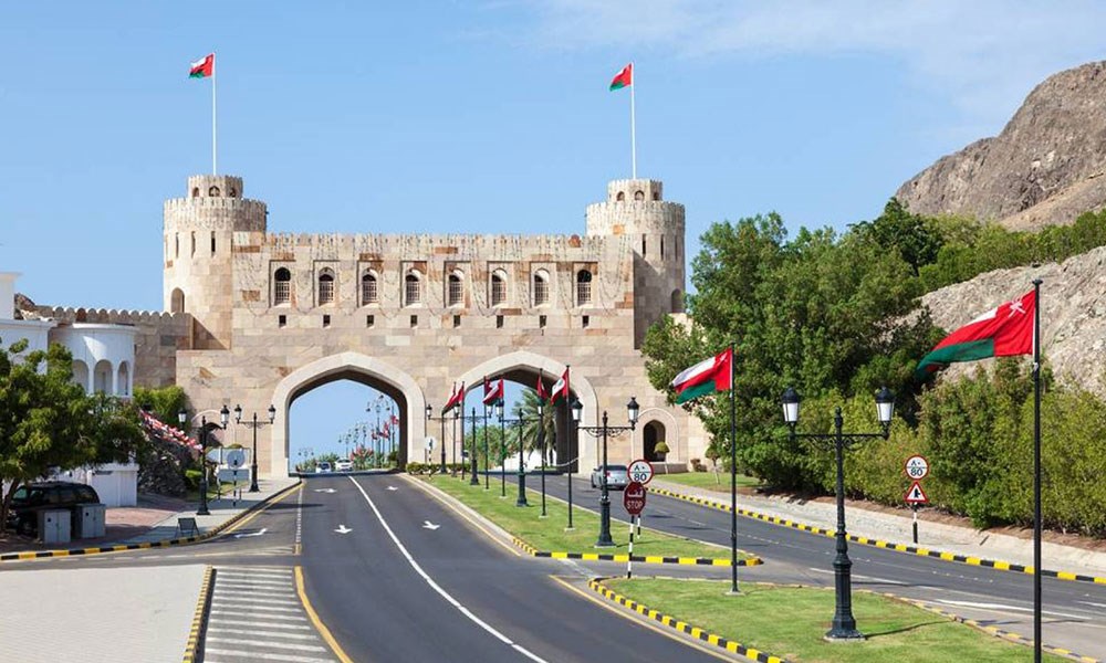 سلطنة عمان: إعفاء 1088 نشاطاً تجارياً من رسوم التراخيص الحكومية