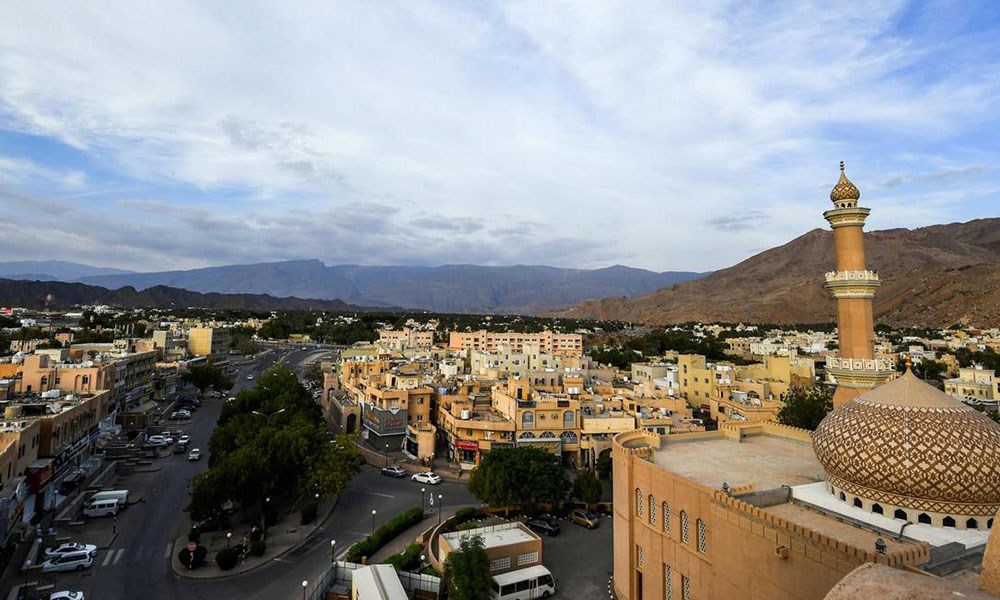 سلطنة عمان تحقق فائضاً في ميزانيتها