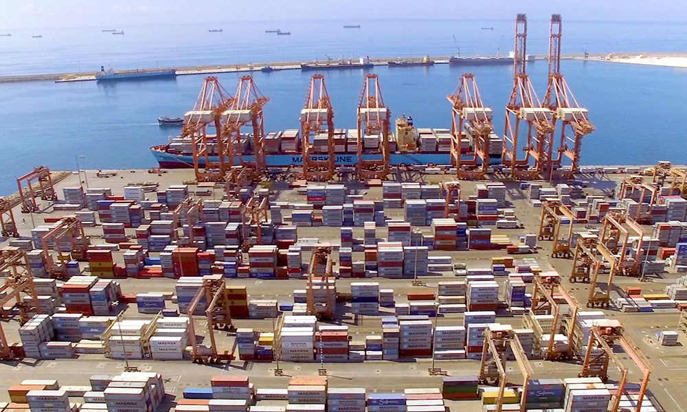 مناولة الحاويات في ميناء صلالة العماني ترتفع 13 في المئة