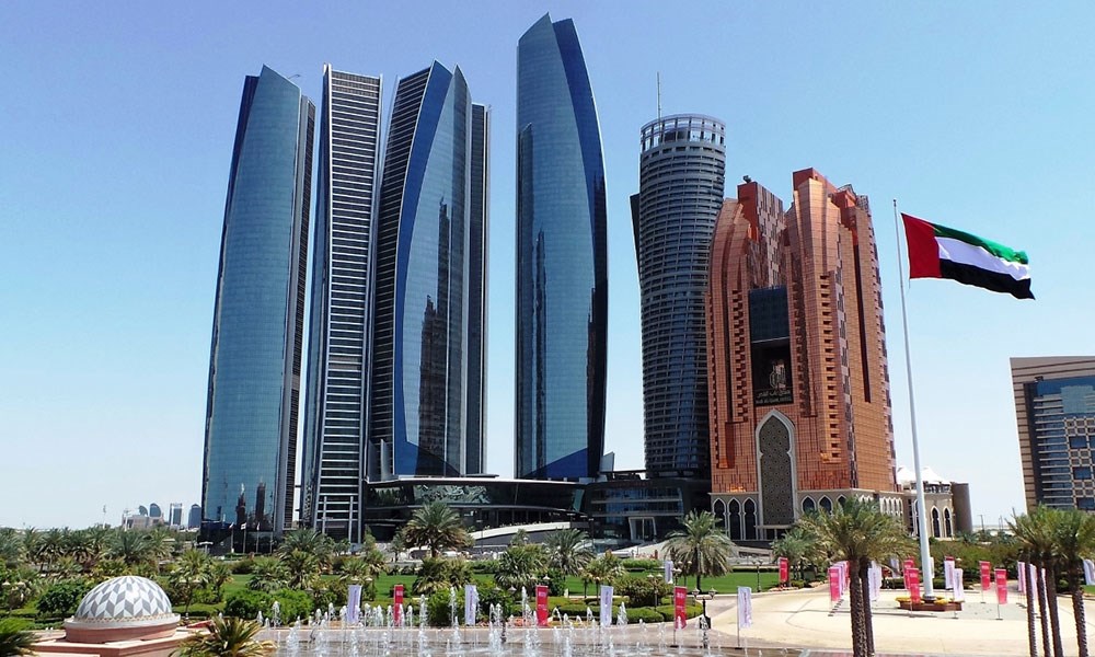 مسح: نمو اقتصاد الإمارات بنسبة 2.3 في المئة خلال العام الحالي
