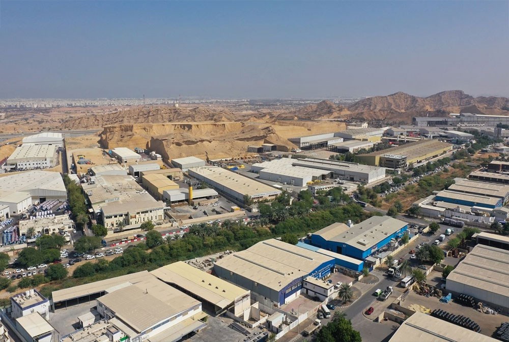 عُمان تبحث عن صناعات جديدة للنمو والتنويع