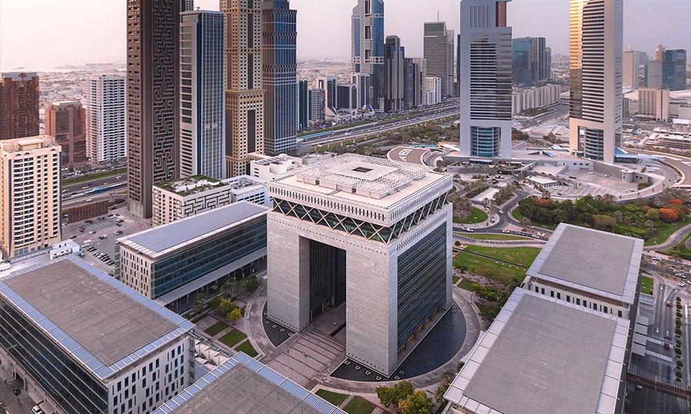 محمد بن راشد يصدر قانوناً معدلاً لمركز دبي المالي العالمي