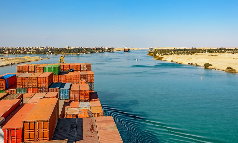 مصر: هيئة قناة السويس تزود سفن الخط الملاحي بالميثانول الأخضر