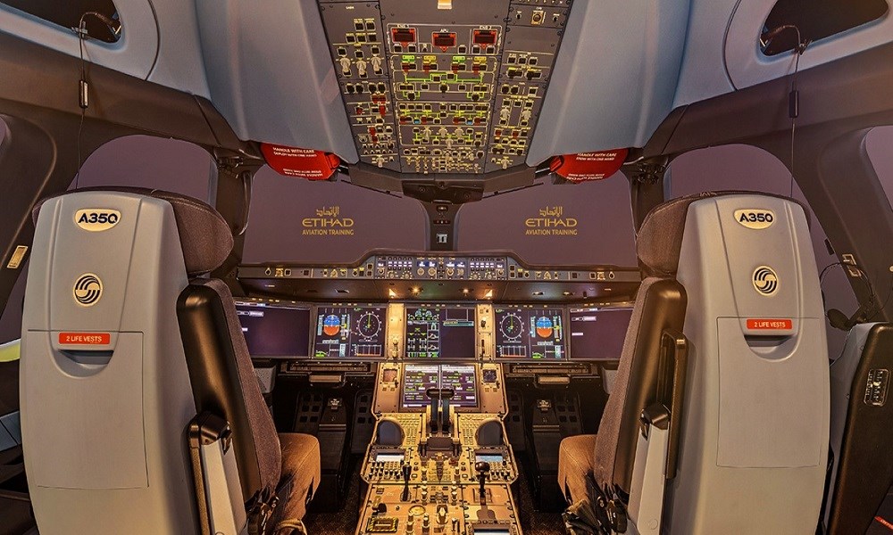 الاتحاد للطيران تطلق برنامج رخصة التدريب على طائِرة بوينغ 787 دريملاينر
