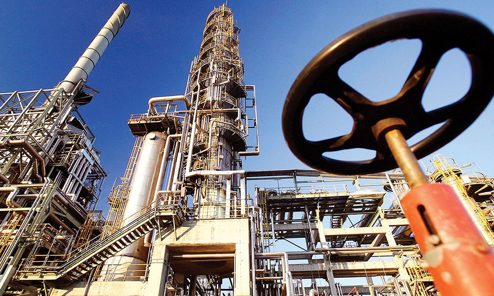 روسيا: إنتاج النفط ينخفض إلى 10.45 ملايين برميل يومياً في أبريل