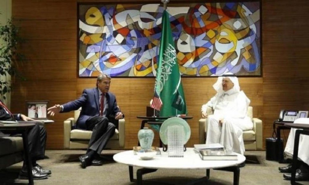 وزير الطاقة السعودي : ملتزمون بتوفير النفط