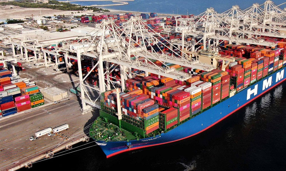 ميناء جبل علي و"جافزا": نمو كبير في قطاع المعادن والصلب خلال 2019