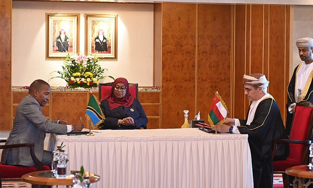 سلطنة عمان وتنزانيا توقعان مذكرات تفاهم في مجالات اقتصادية مختلفة