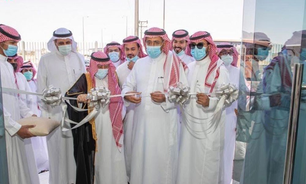 وزير الصناعة السعودي يفتتح أول مصنع لإنتاج الزجاج في منطقة حائل