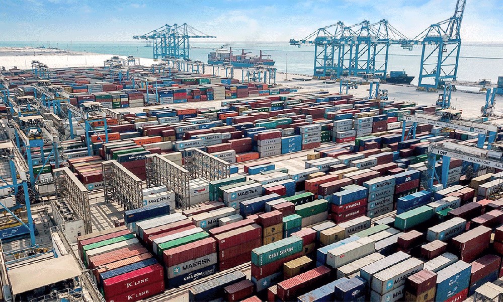 "أبوظبي البحرية" و"أدنوك": اتفاقية تعاون في القطاع البحري