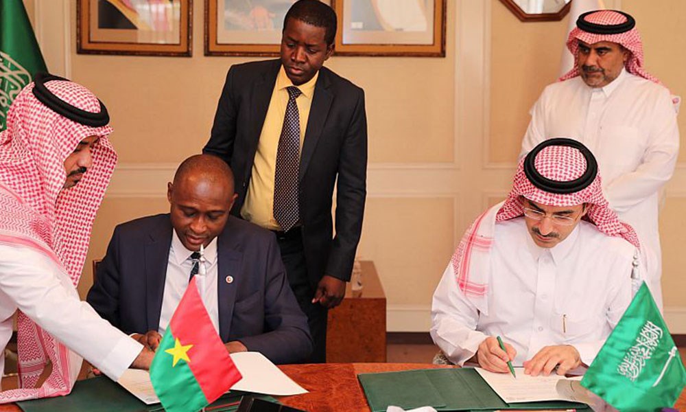 "الصندوق السعودي للتنمية" يوقع اتفاقية مع بوركينا فاسو لتأجيل ديونها المستحقة للمشاريع التنموية