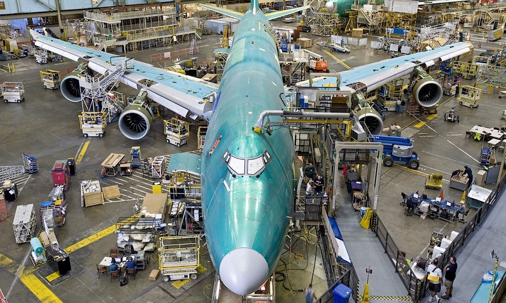 هل اتخذت "بوينغ" القرار لإنهاء برنامج طائرة 747؟