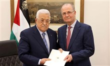 الرئيس الفلسطيني يصادق على حكومة محمد مصطفى