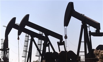 القرار السعودي المنفرد الذي أطلق استقرار النفط عالمياً