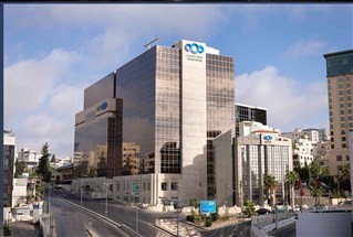 نمو أرباح البنك العربي بنسبة 9.3% إلى 818.1 مليون دولار في نهاية الربع الثالث 2025
