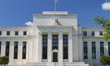 مجلس الاحتياطي الفيدرالي يبقي سعر الفائدة دون تغيير